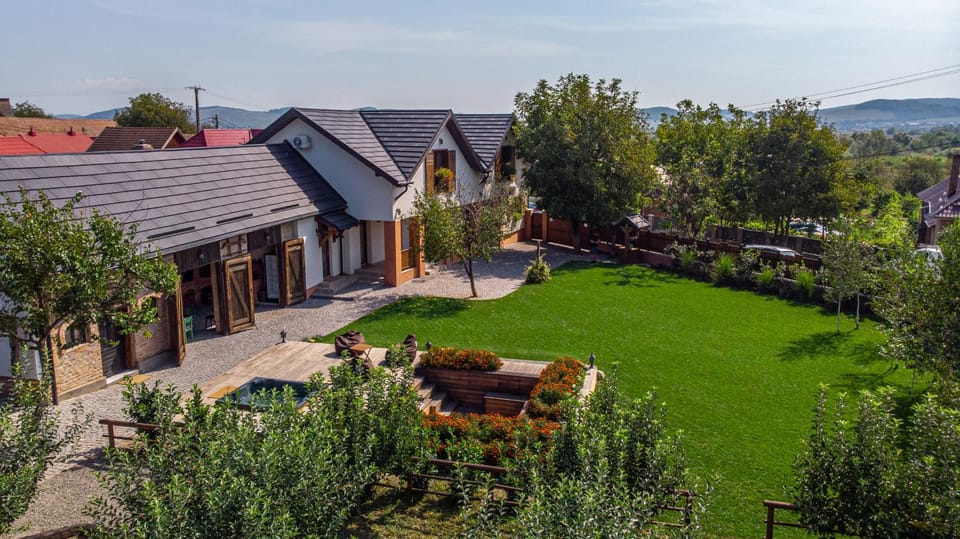 Property building, Day, Garden, Garden view, Garden view