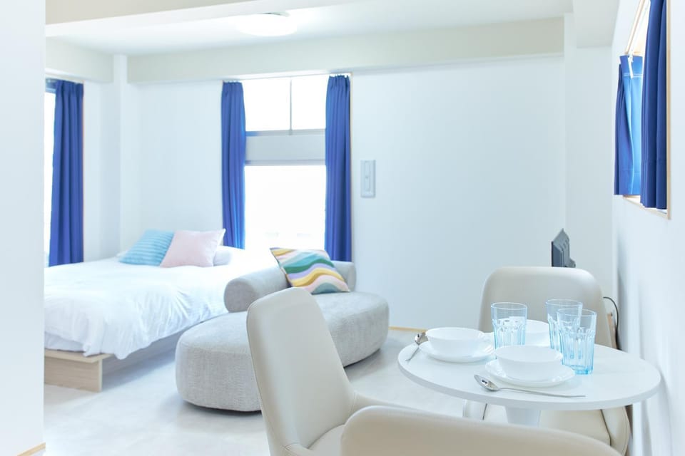 Bed, Living room, Photo of the whole room