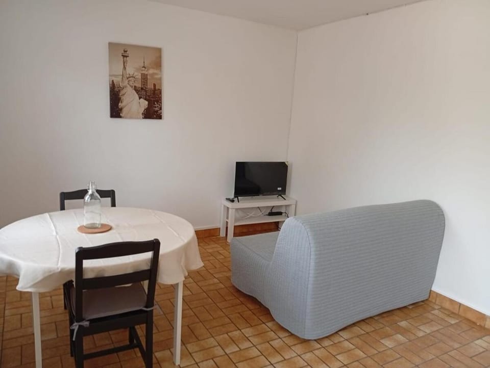 Maison 1- entre ville et verdure Apartment in Centre-Val de Loire