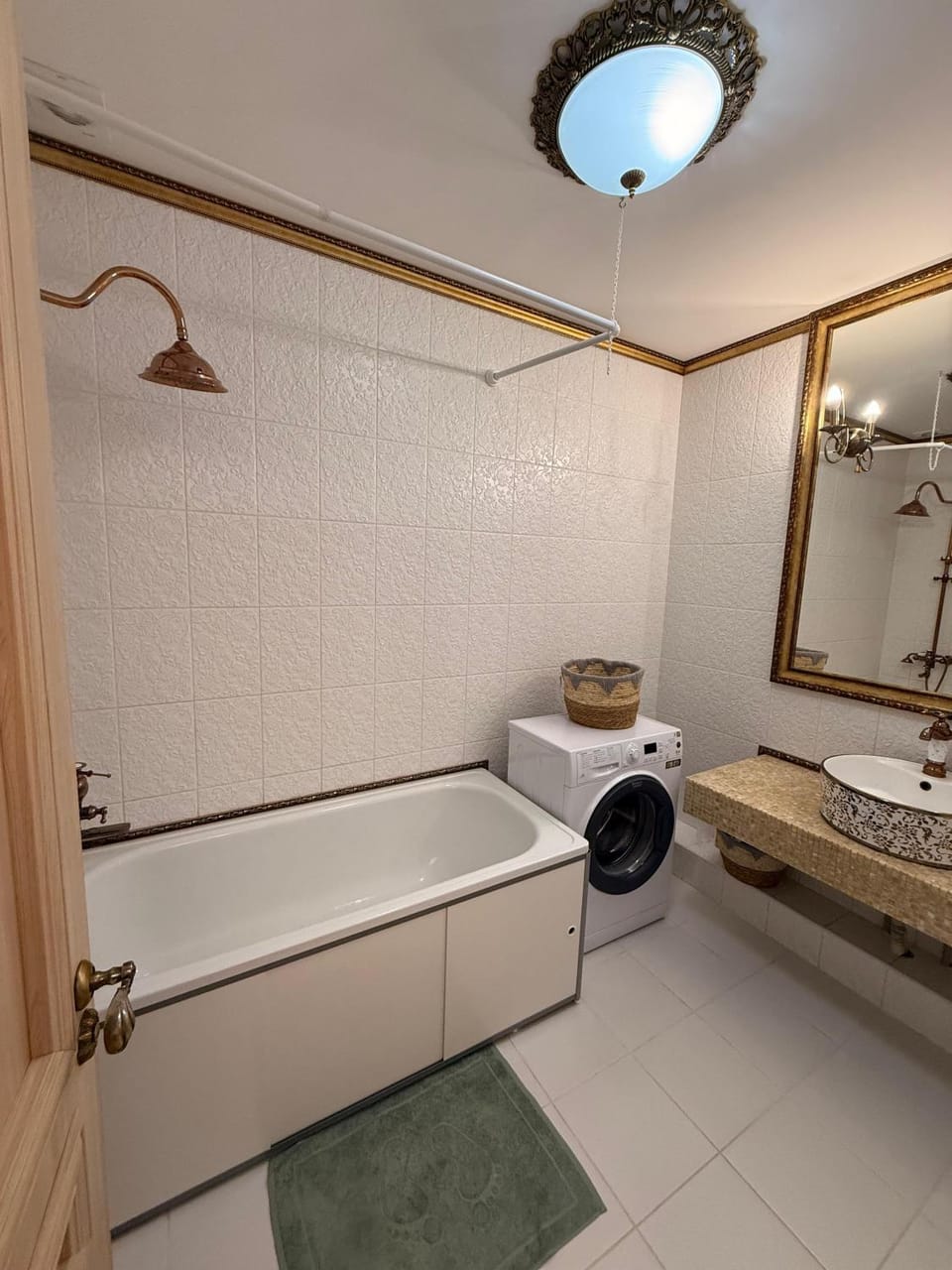 Элитная 2-х комнатная квартира возле Меги Розыбакиева Apartment in Almaty
