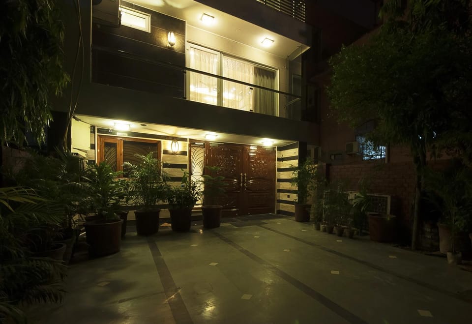 Facade/entrance