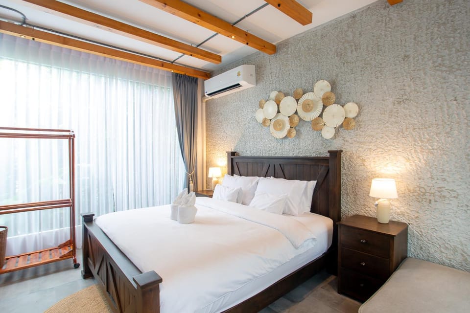 Bed, Photo of the whole room, Bedroom, air conditioner