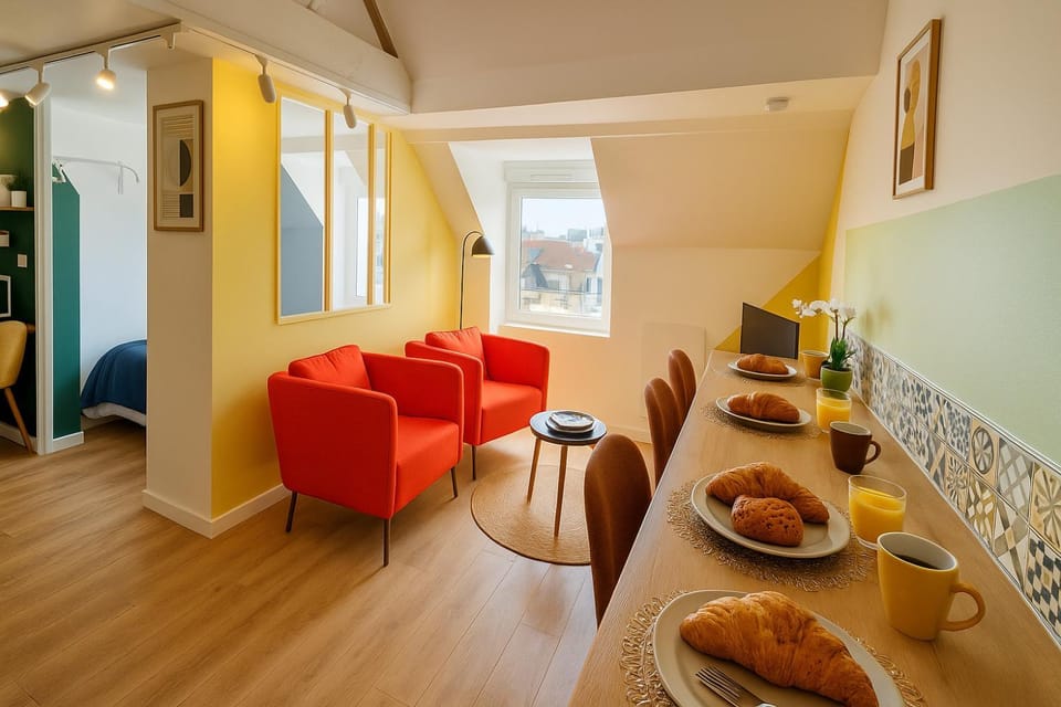Living room, Dining area