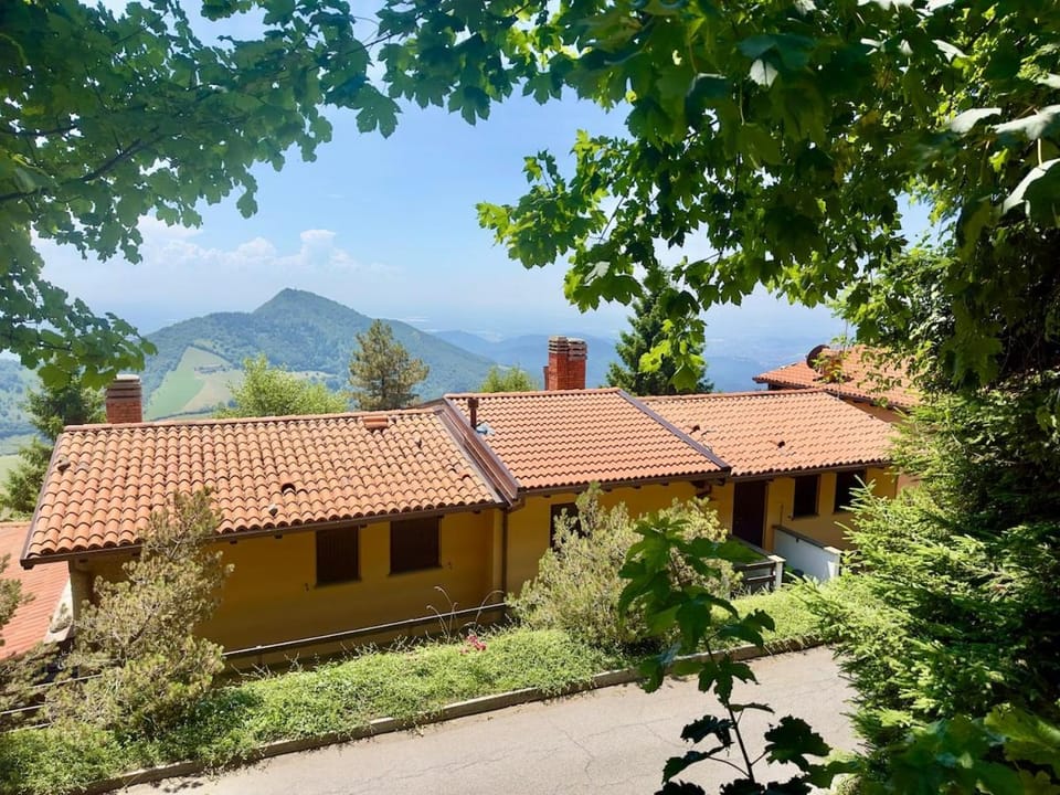 Panorama1200C, in the heart of the San Fermo Hills Apartment in Province of Brescia