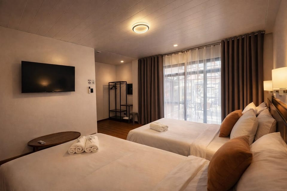Bed, TV and multimedia, Photo of the whole room, Bedroom, Internal: Not applicable to any particular room