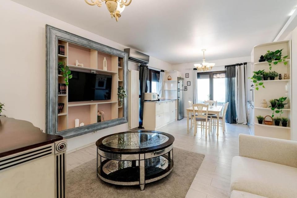 Downtown Floreasca Penthouse w Jacuzzi&Terrace Apartment in Bucharest
