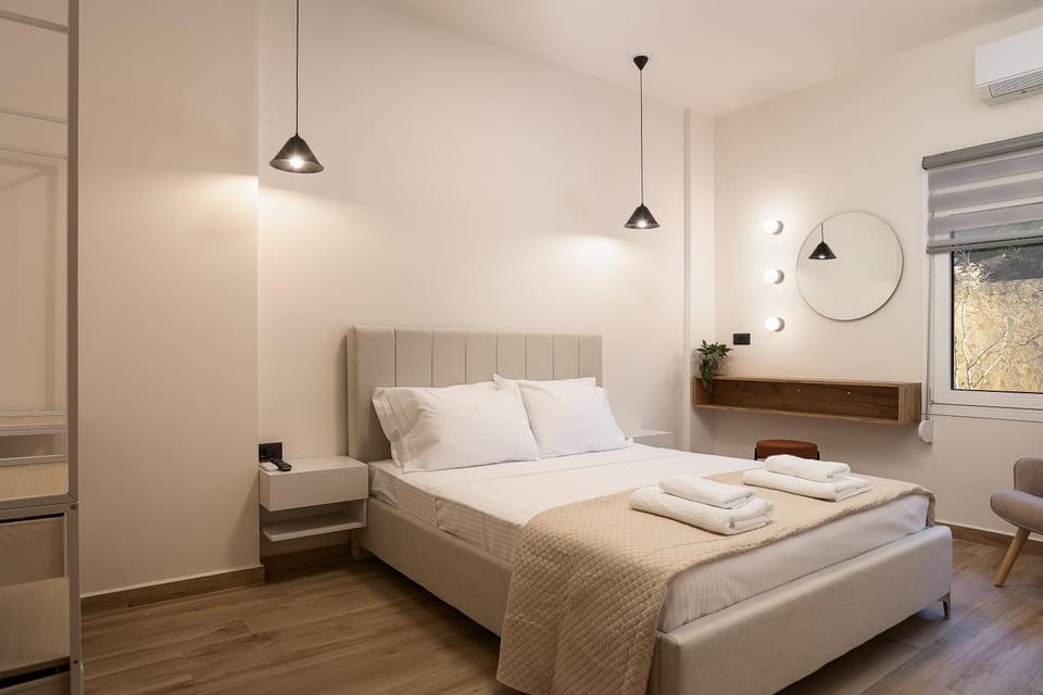 Bed, Photo of the whole room, Bedroom, towels, air conditioner