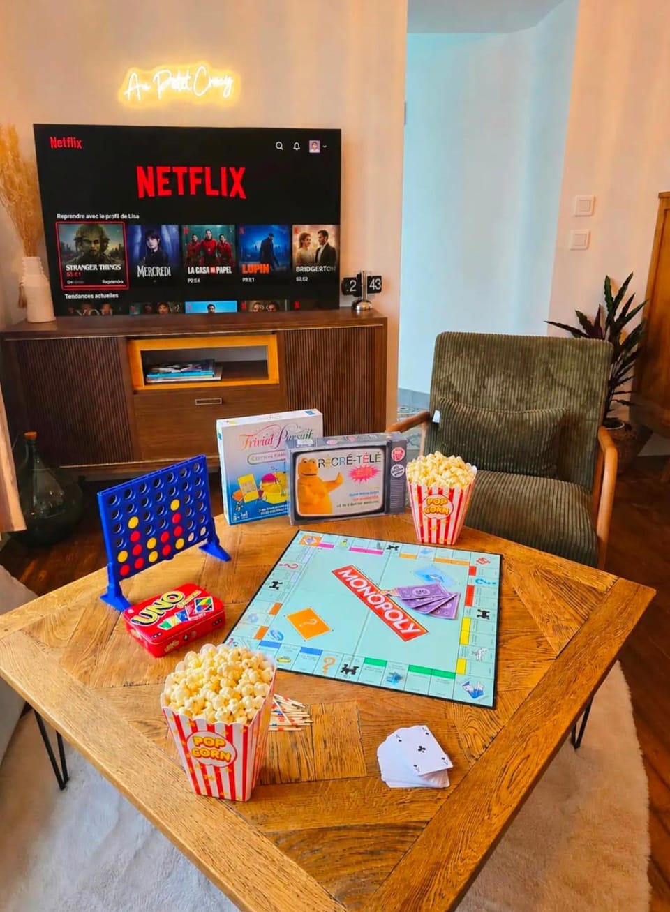Game Room, Living room