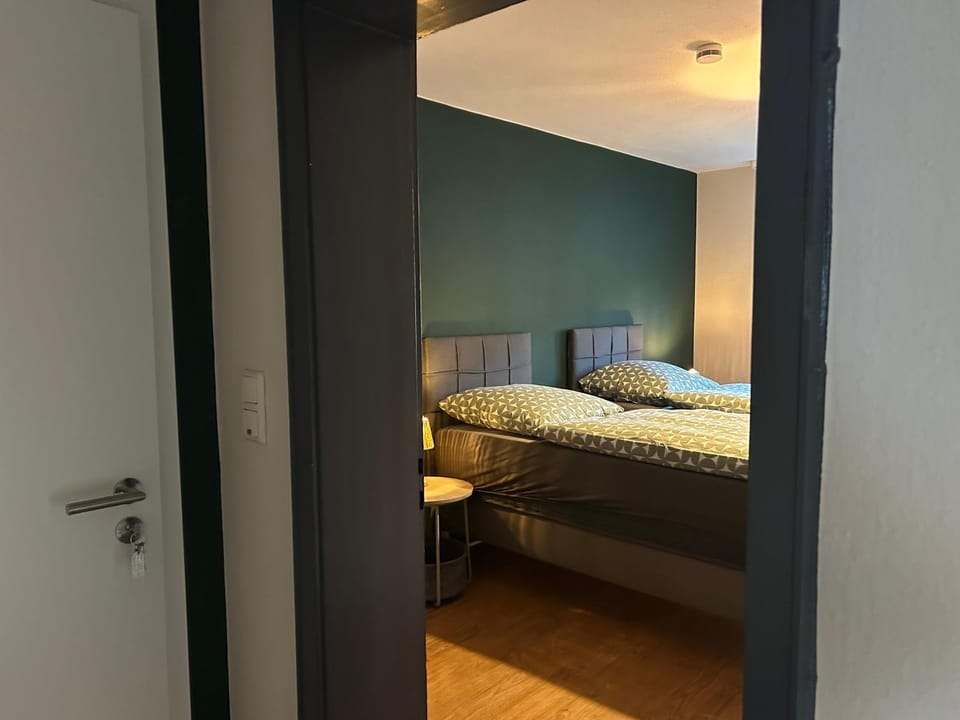 Bed, Photo of the whole room, Bedroom, heating, internet