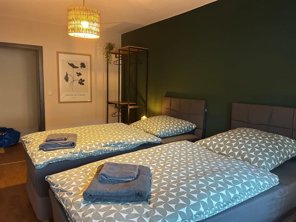 Bed, Photo of the whole room, Bedroom, towels