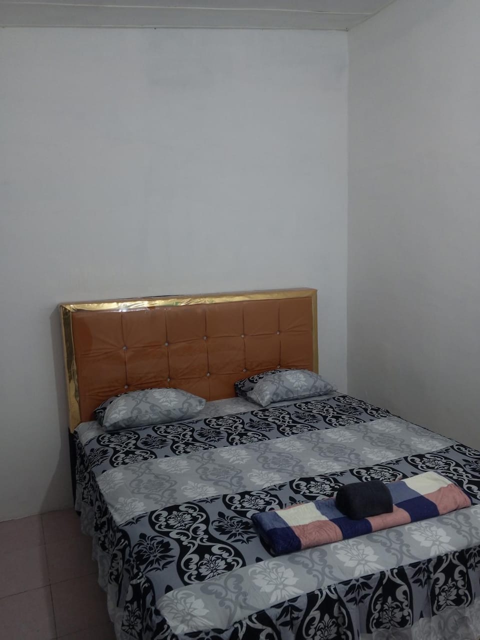 Edu Guesthouse Bed and Breakfast in Indonesia
