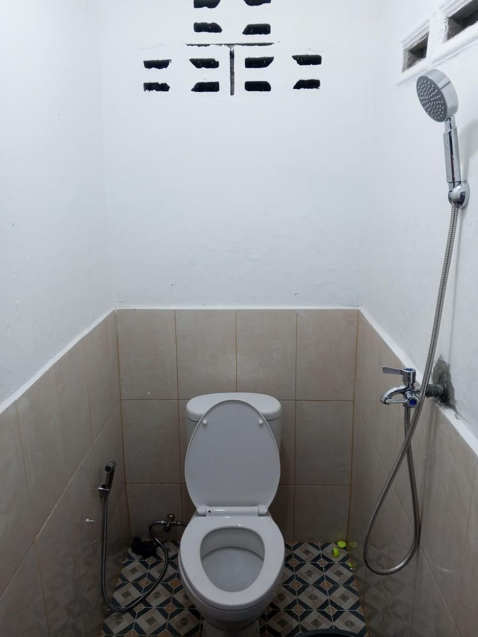 Edu Guesthouse Bed and Breakfast in Indonesia