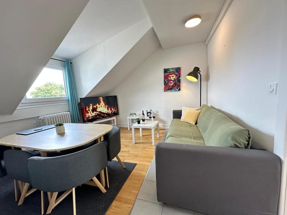 M Lorry Pop Art 3 chambres avec balcons proche Metz Apartment in Metz