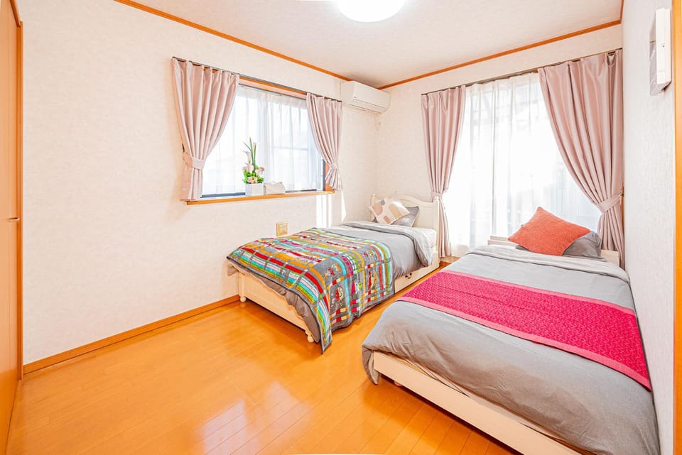 Higashi koiwa 4 Bed rooms Villa 5 minutes walk from JR Koiwa station 60min friom Haneda airport Apartment in Japan