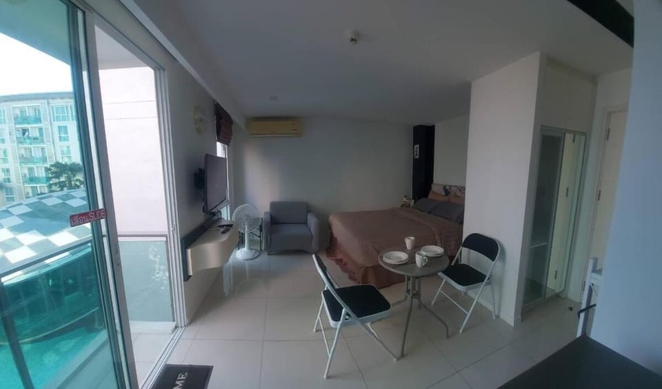 Studio - Pool view - C1 CCR Apartment in Pattaya City