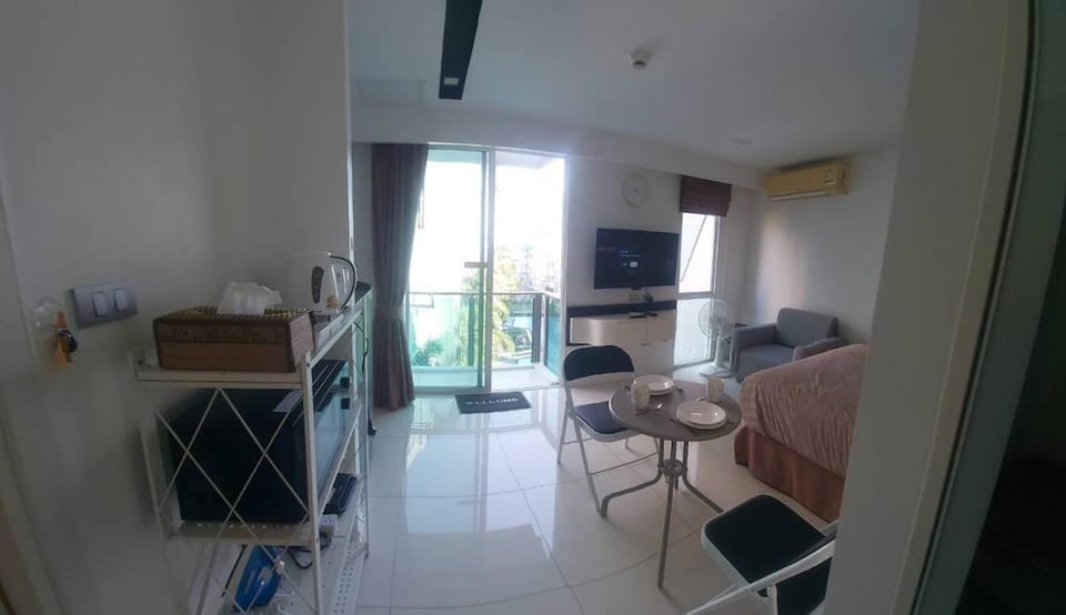 Studio - Pool view - C1 CCR Apartment in Pattaya City