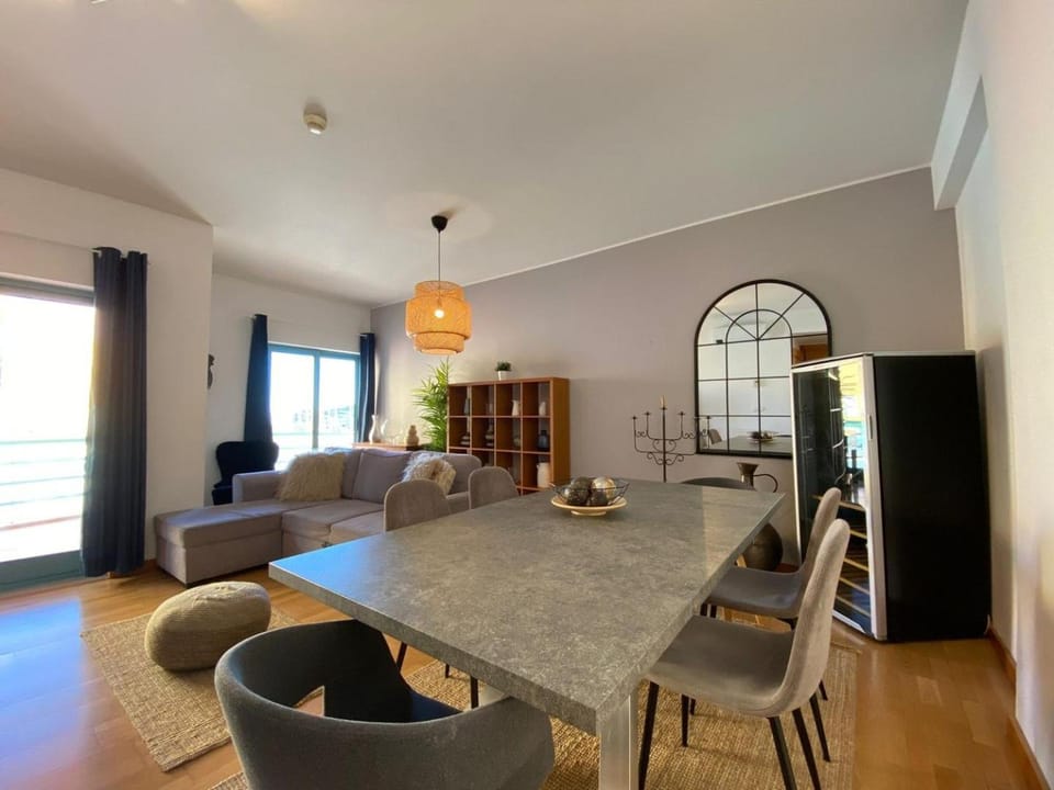 Marina Pool & Sea Apartment in Guia