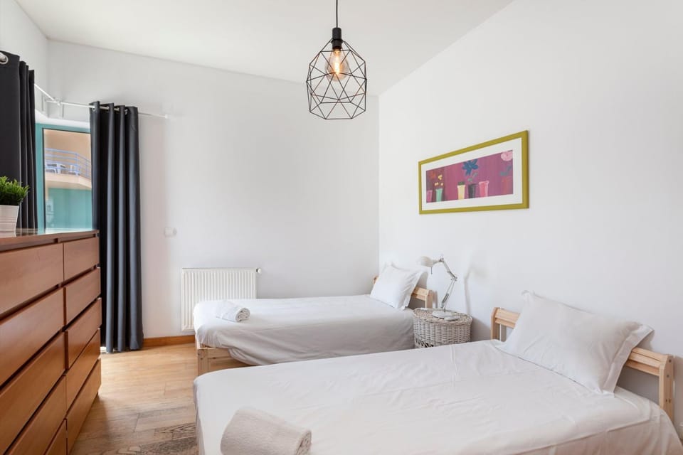 Marina Pool & Sea Apartment in Guia