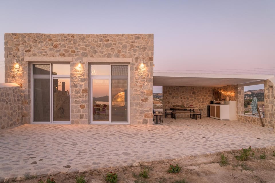 Property building, Patio, Day, Kitchen or kitchenette, Dining area, Sunset