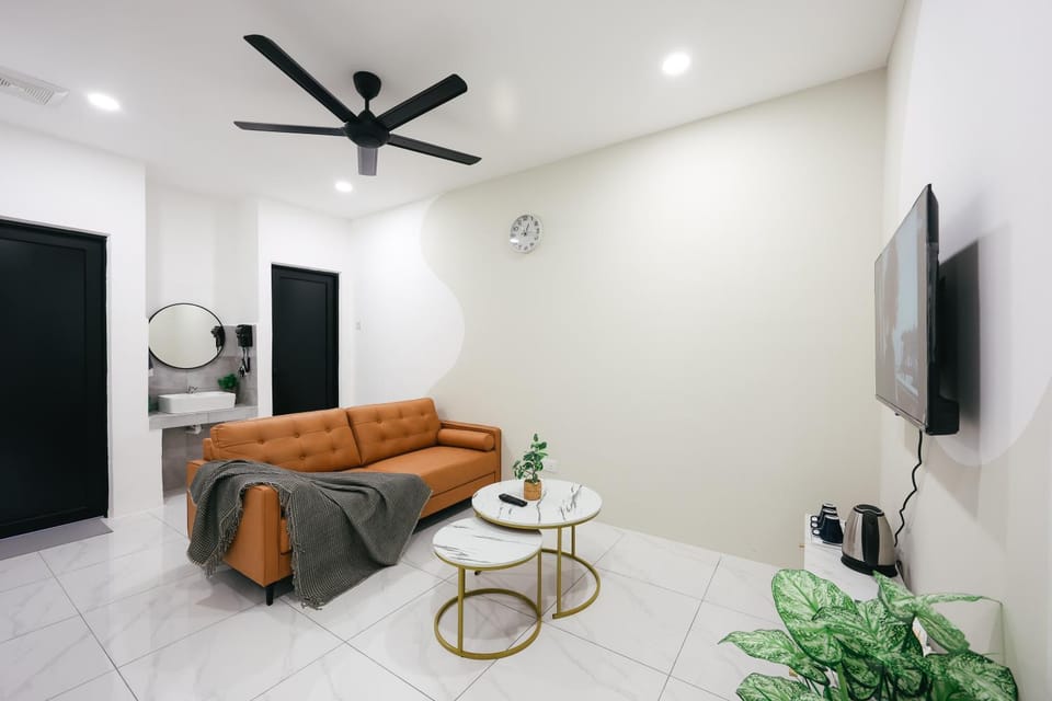 Property building, TV and multimedia, Living room, Seating area