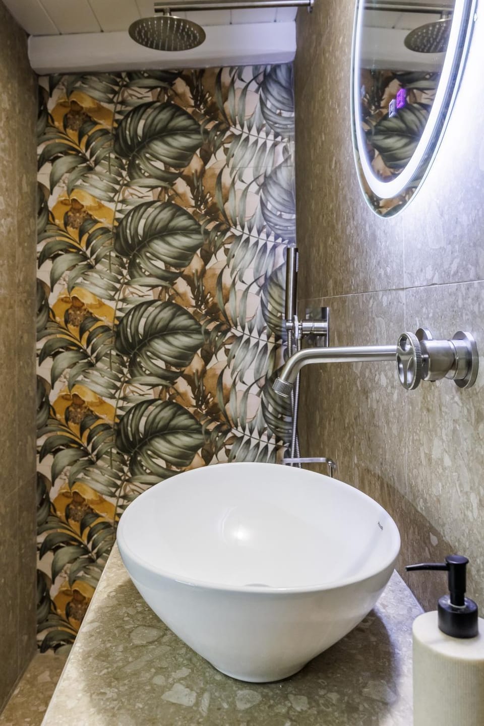 Bathroom, Decorative detail