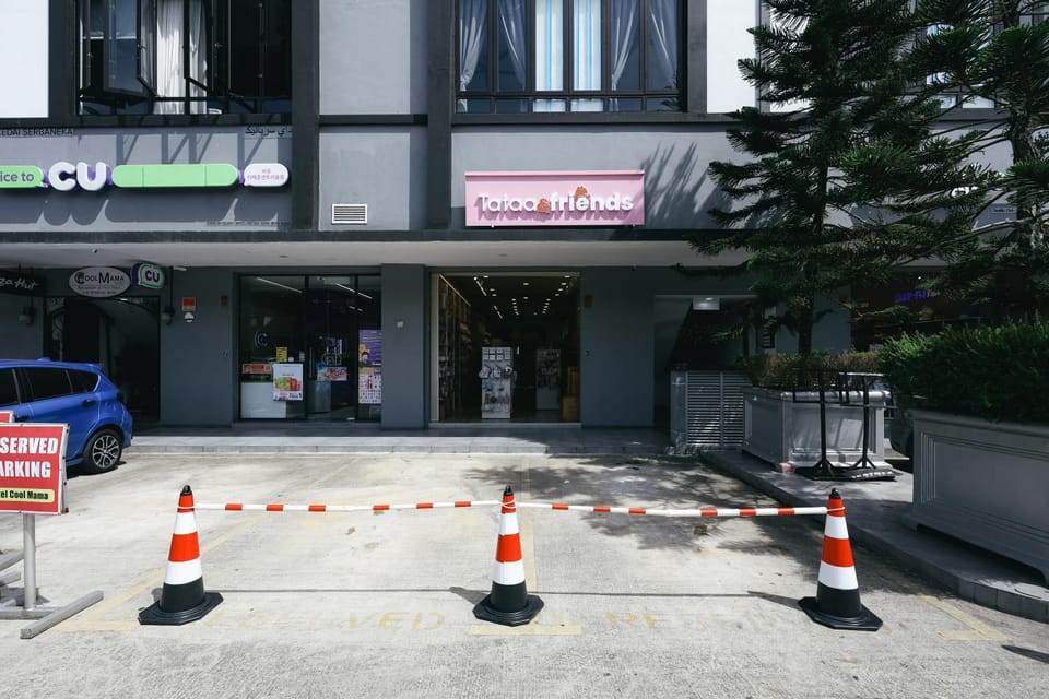 Property building, Day, Street view