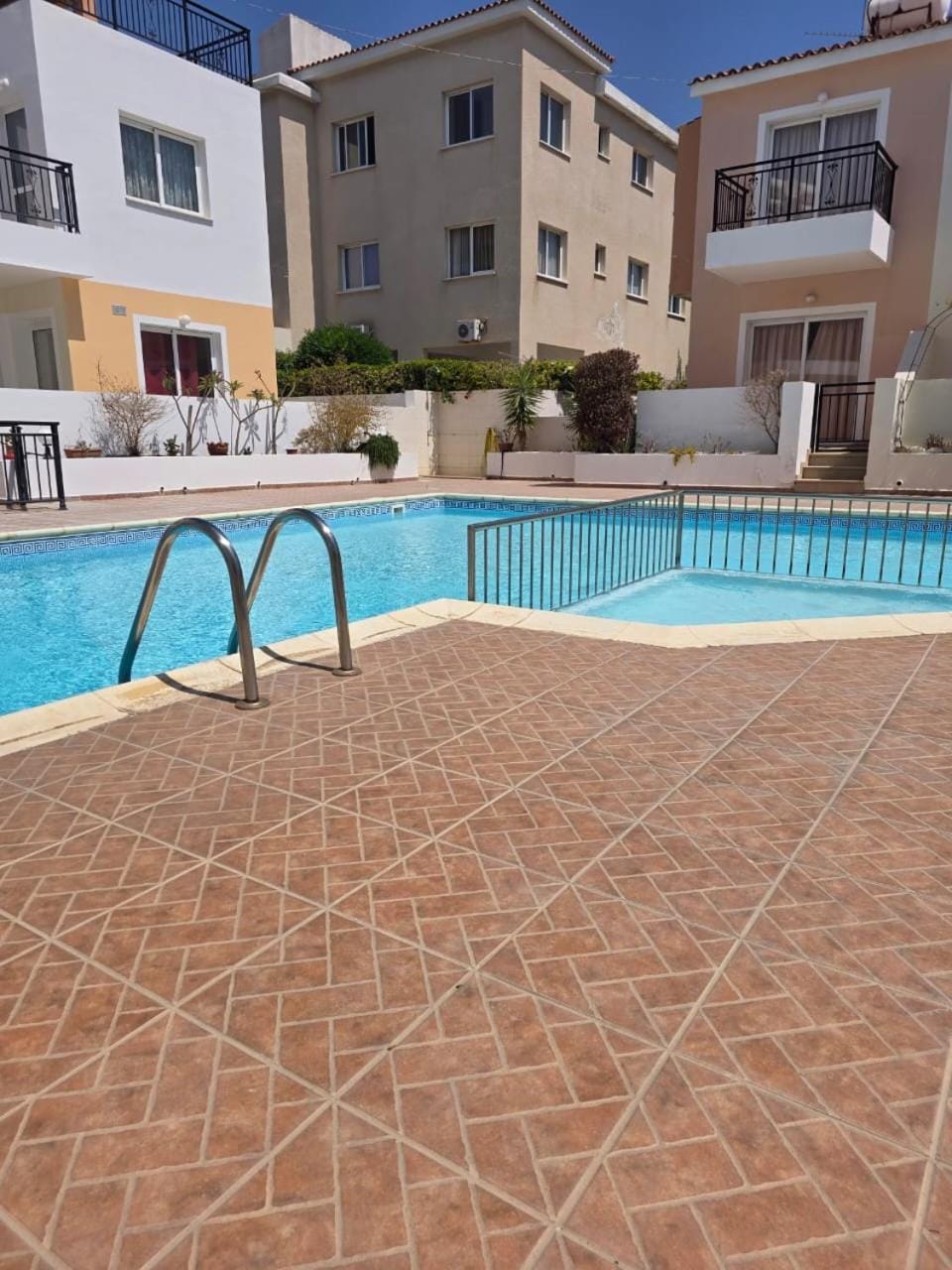 Swimming pool, Swimming pool