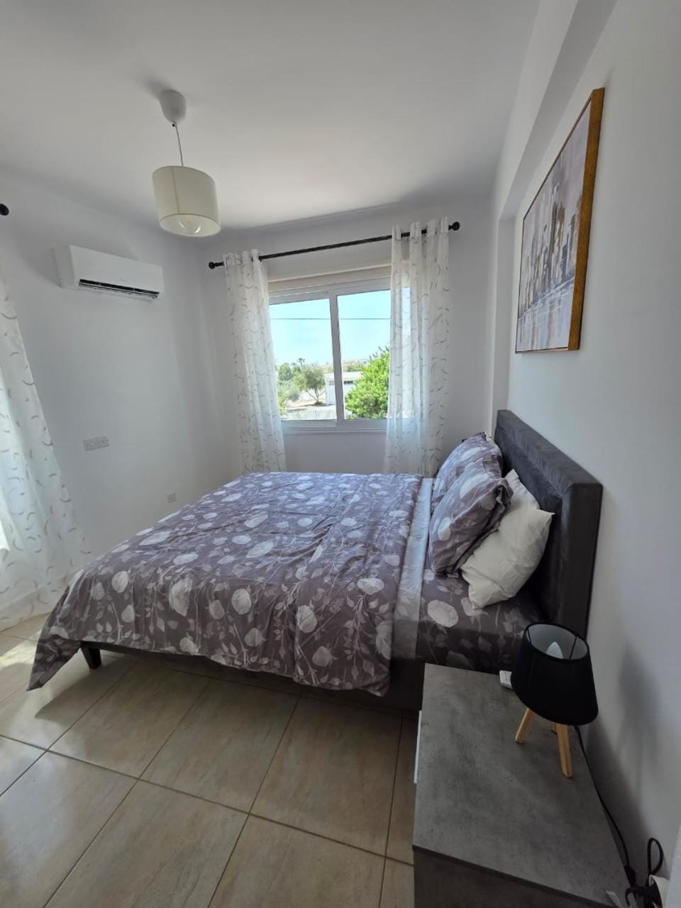 Bed, Bedroom, air conditioner