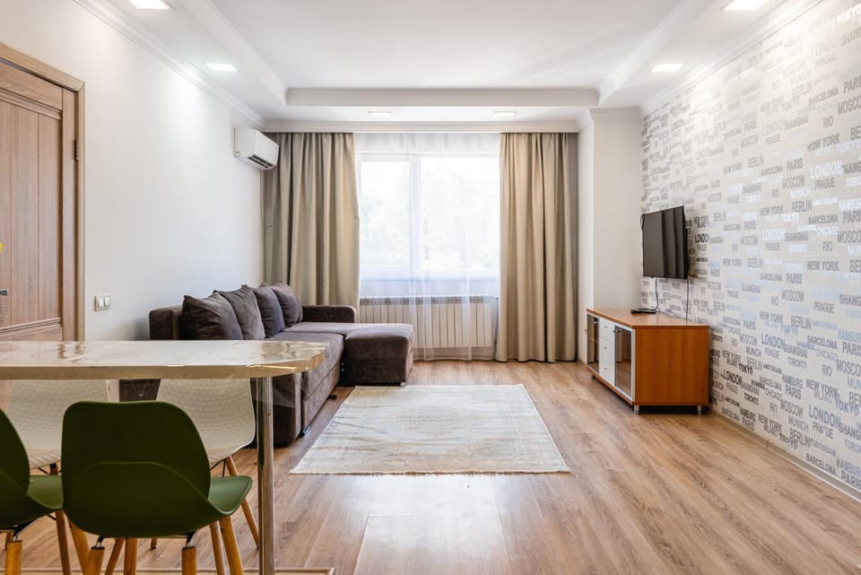 3-комн рядом с MEGA простор и стиль 6 чел Apartment in Almaty
