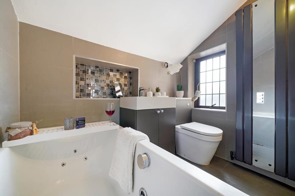Bathroom, Bath