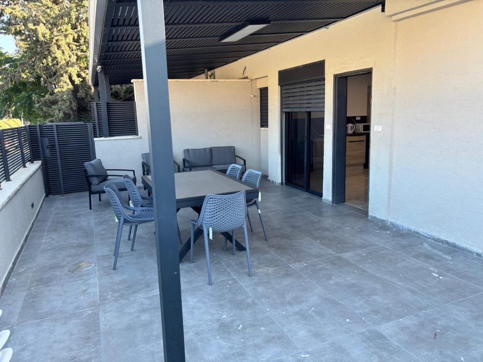 Daniel Hosting Apartment in North District