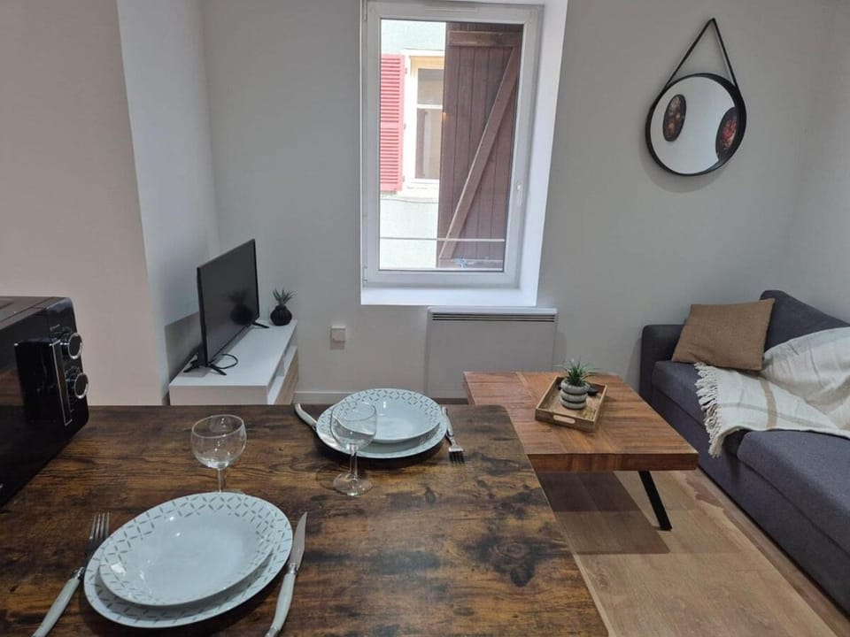 TV and multimedia, Living room, Dining area
