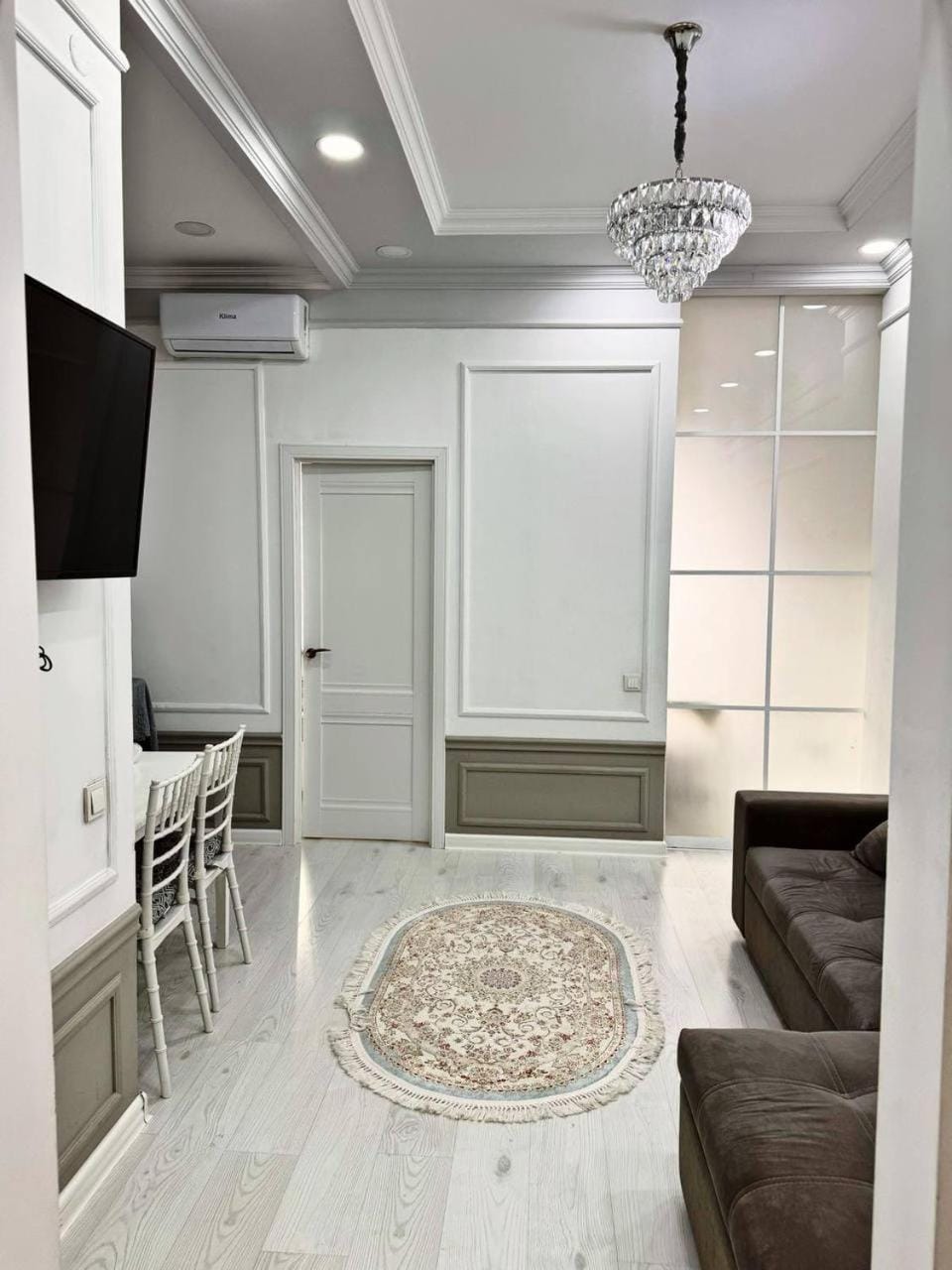TV and multimedia, Living room, Seating area, wardrobe