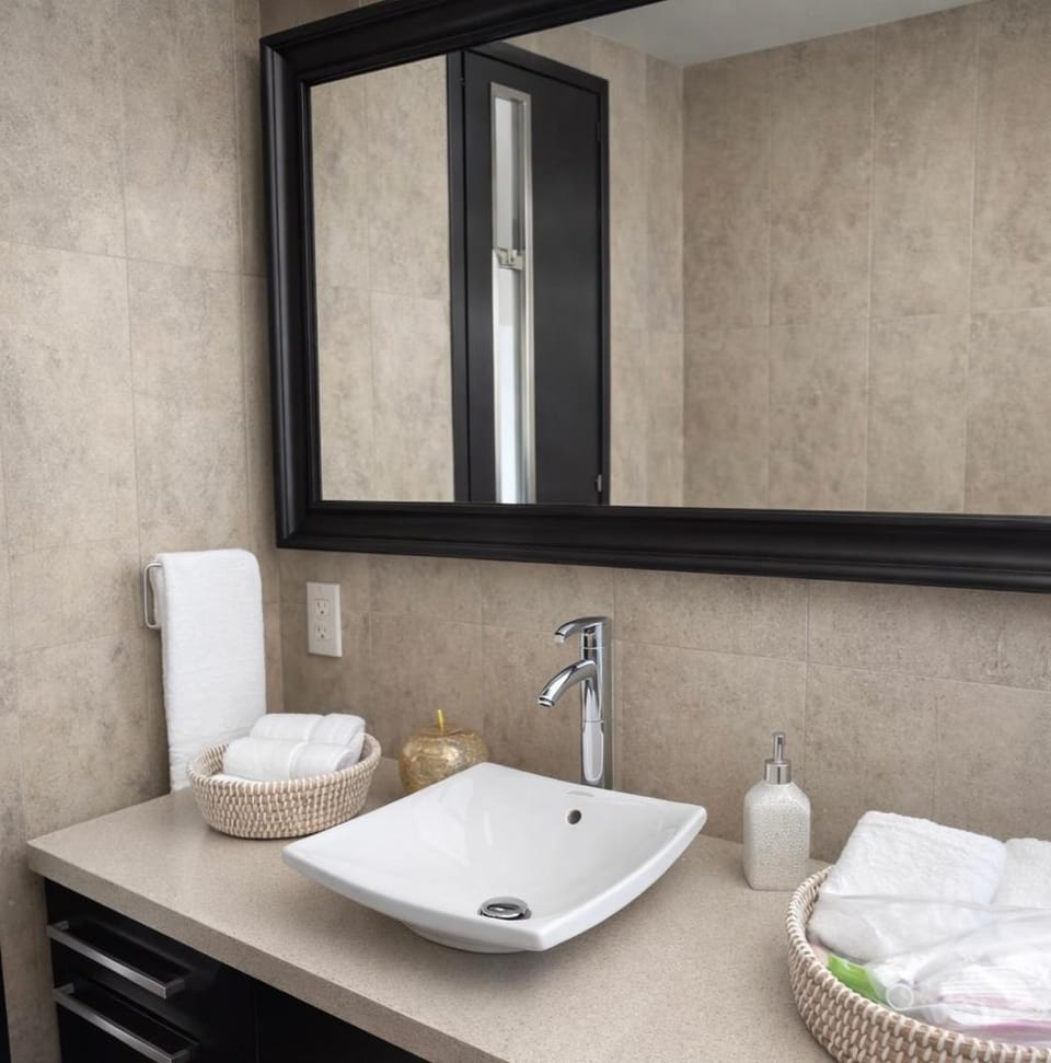 Bathroom, towels