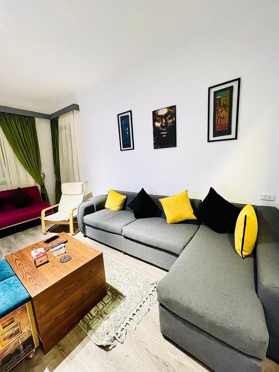 Living room, Seating area