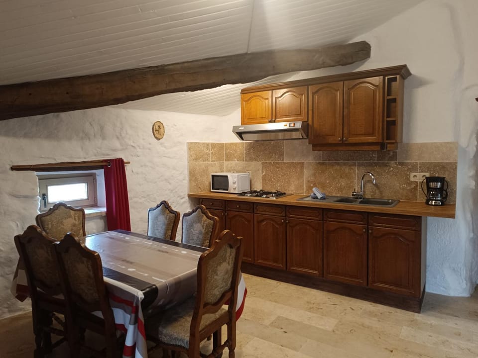 Gîte #9, 4 Pers, Domaine De Ribiere Apartment in Grospierres