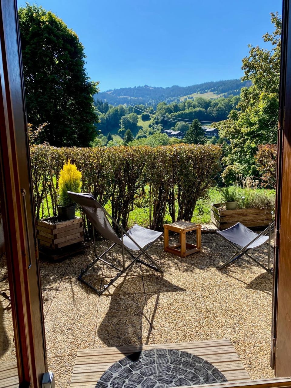 Patio, Mountain view