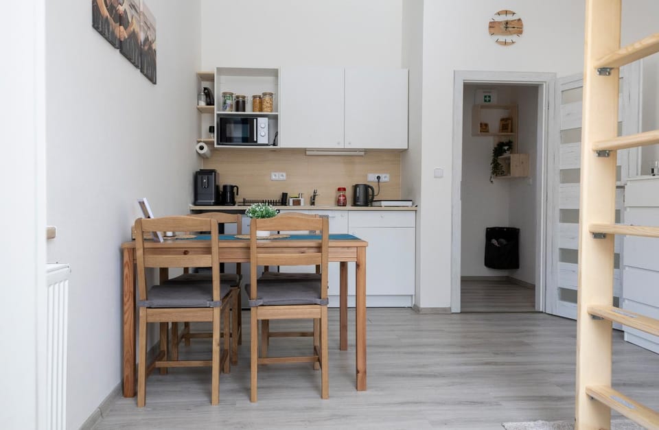 Kitchen or kitchenette, kitchen
