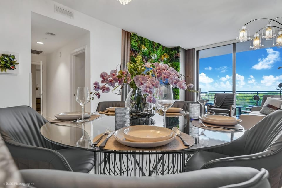 Seating area, Dining area