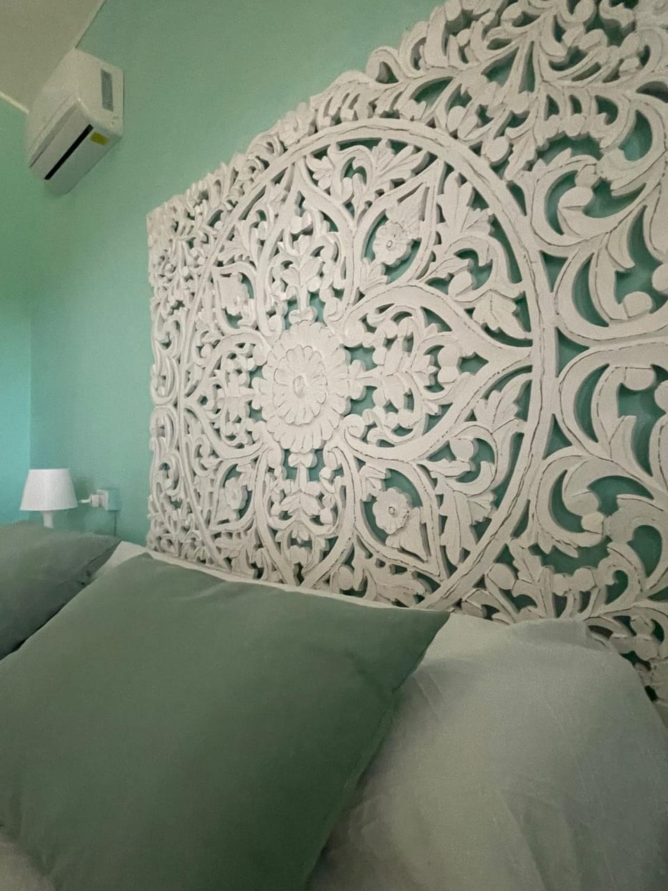 Bed, Bedroom, air conditioner
