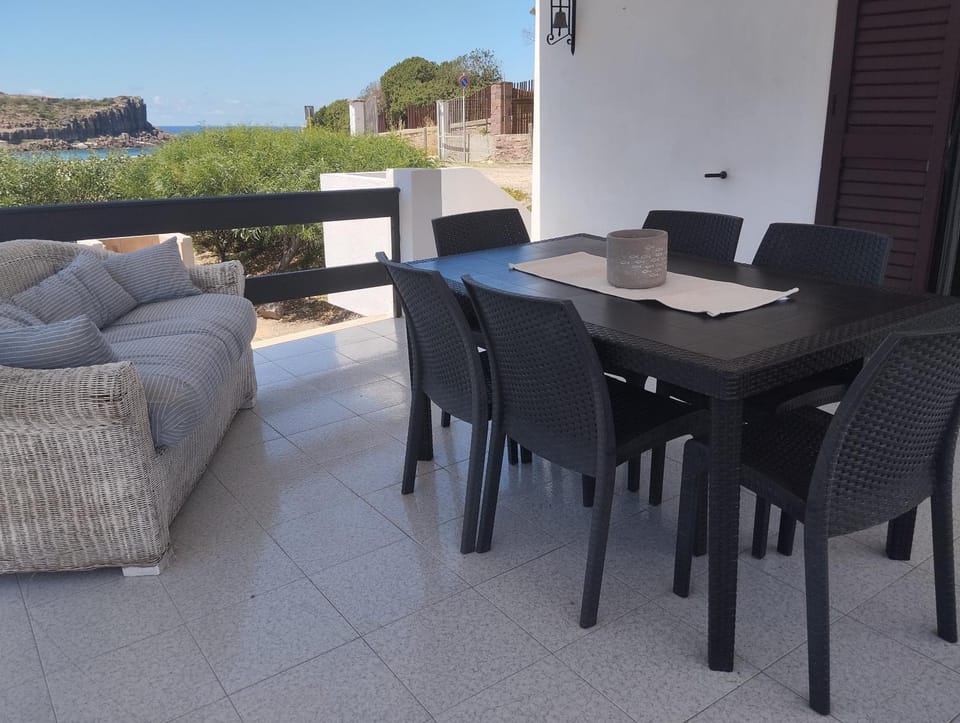 View (from property/room), Balcony/Terrace, Dining area