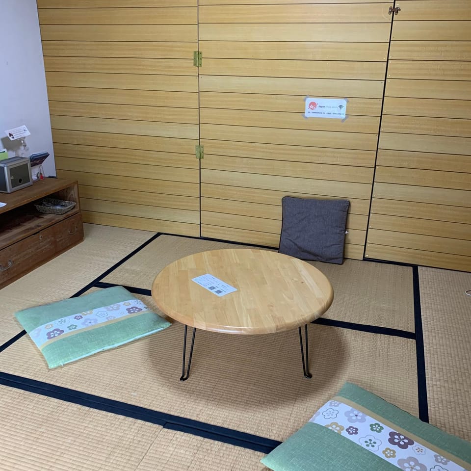 Communal lounge/ TV room
