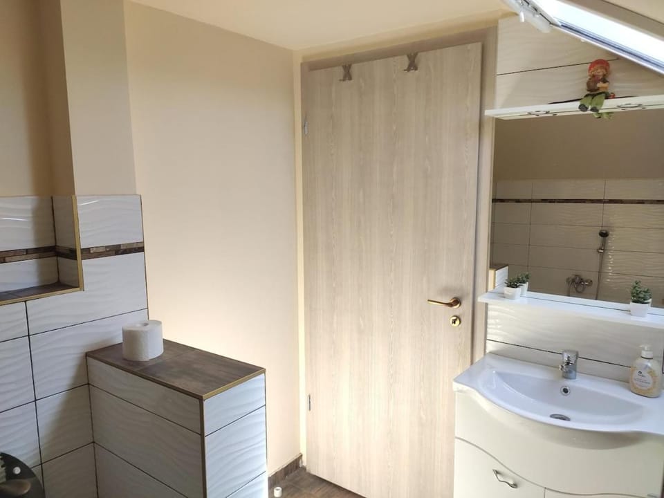 Comfy Attic Near the Airport - Full Apartment in Budapest