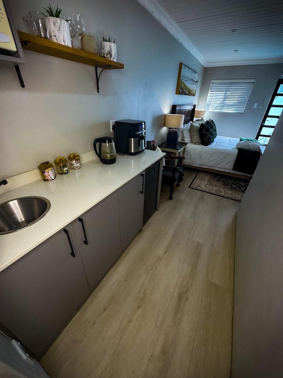 Kitchen or kitchenette