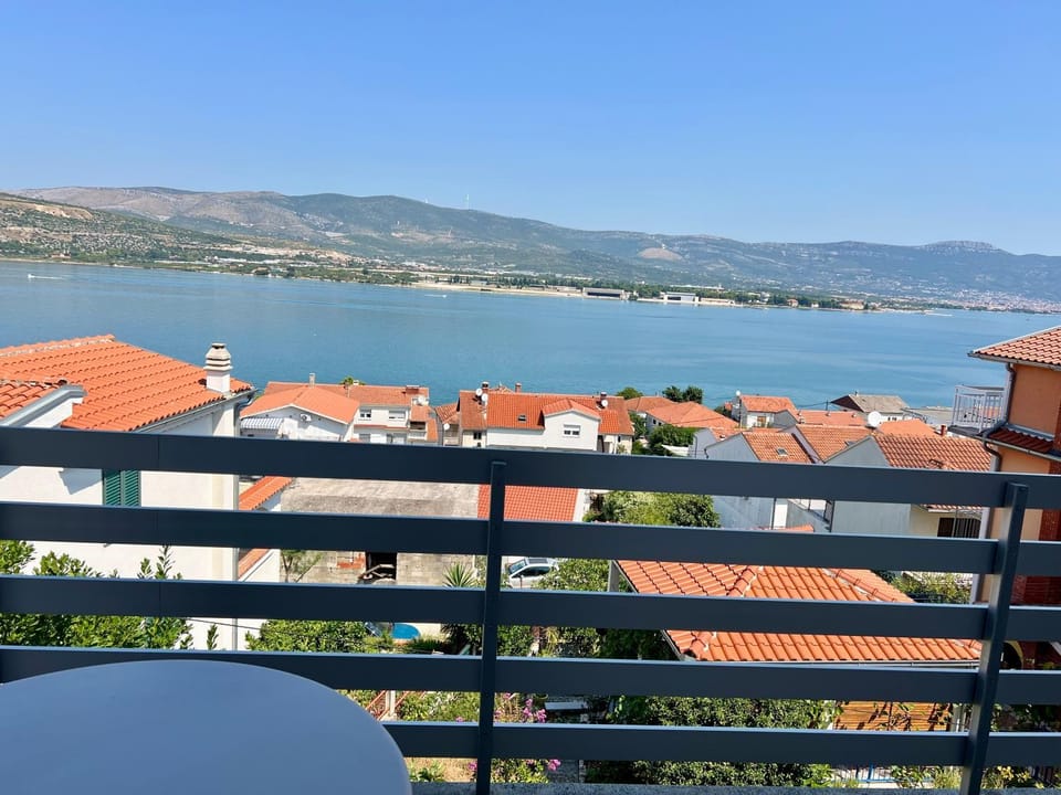 View (from property/room), Balcony/Terrace, Sea view