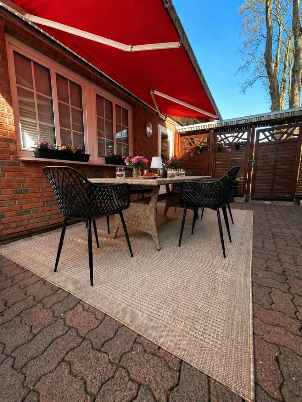 Property building, Patio, Day, View (from property/room), Balcony/Terrace, Dining area
