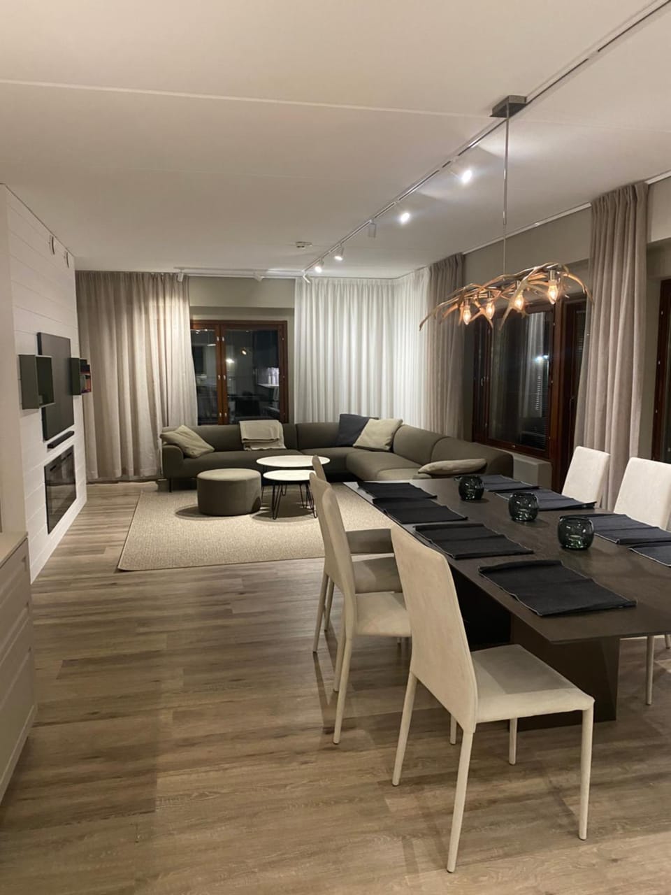 Living room, Dining area