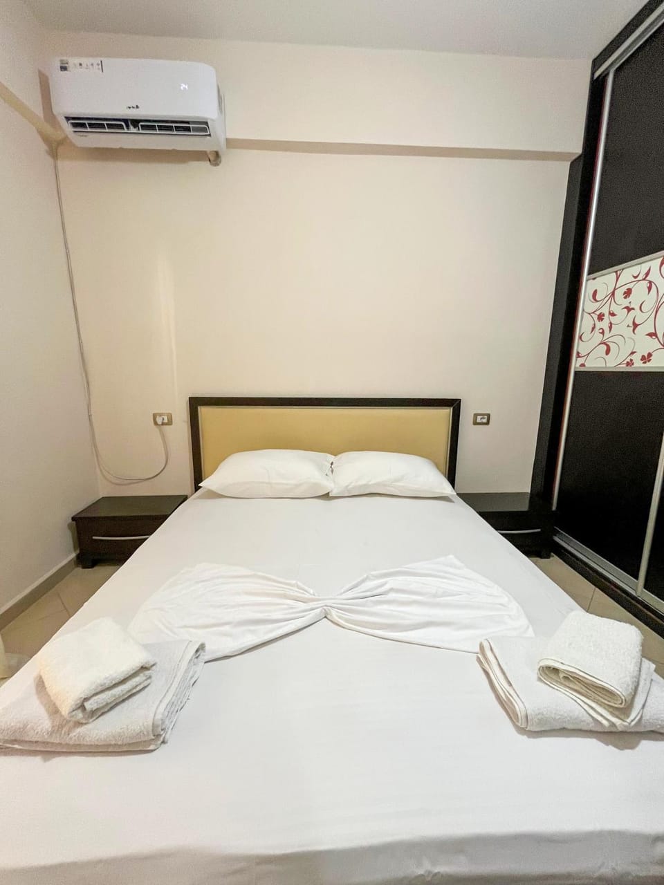 Bed, Photo of the whole room, Bedroom, towels, air conditioner