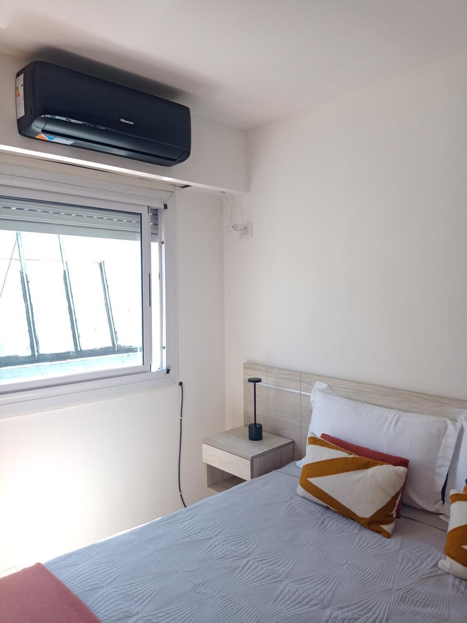 Bed, Photo of the whole room, air conditioner