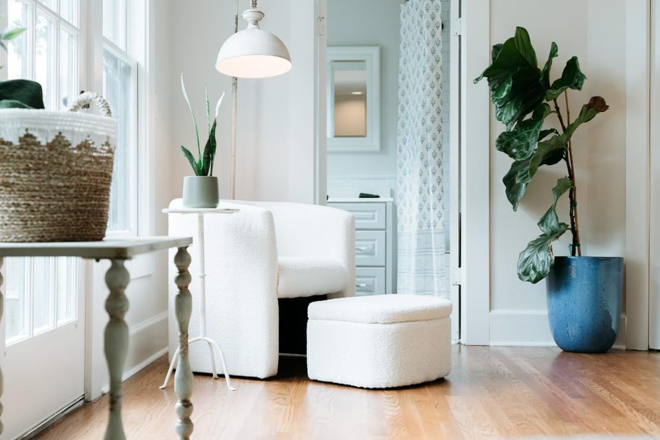 Seating area, Bedroom